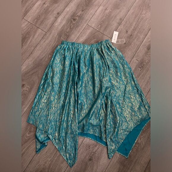 Nanette Lepore Dresses & Skirts - Nanette Lepore skirt very beautiful design